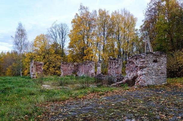 老的红色的砖毁坏关于古代的城堡