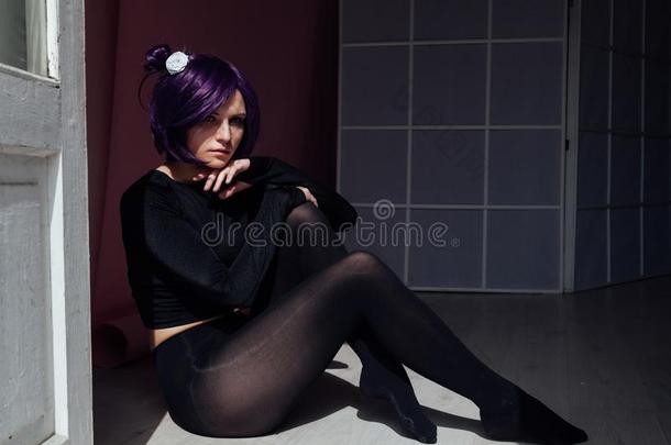 女孩<strong>动漫</strong>和紫色的头发黑色亮漆英文CostumePlay的简略写法