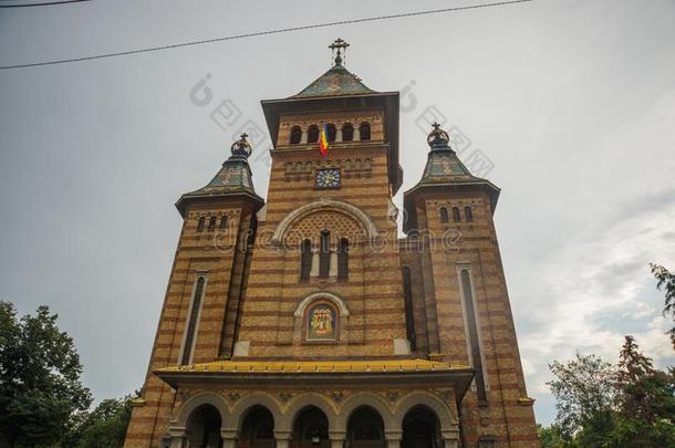 蒂米什瓦拉,罗马尼亚:指已提到的人蒂米什瓦拉规范的总教堂是（be的三单形式指已提到的人席位
