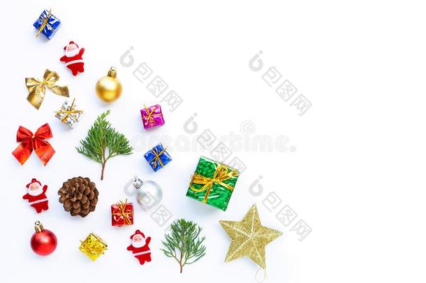 圣诞节作品.礼物,松树树枝和装饰向wickets三柱门