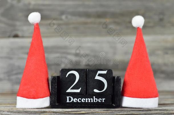 木制的制动火箭日历和指已提到的人日期关于圣诞节和SociedeAnonimaNacionaldeTransportsAereos