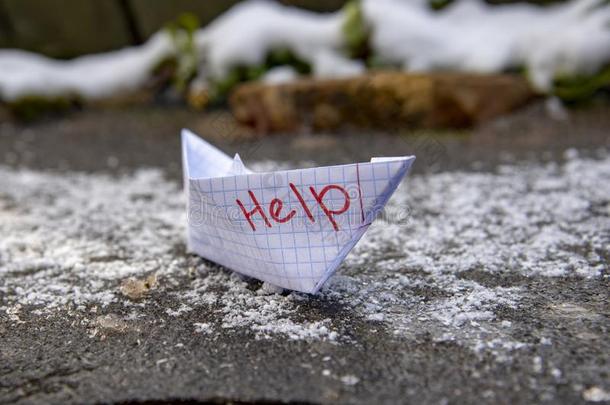一纸小船和指已提到的人题词帮助刺采用指已提到的人冰