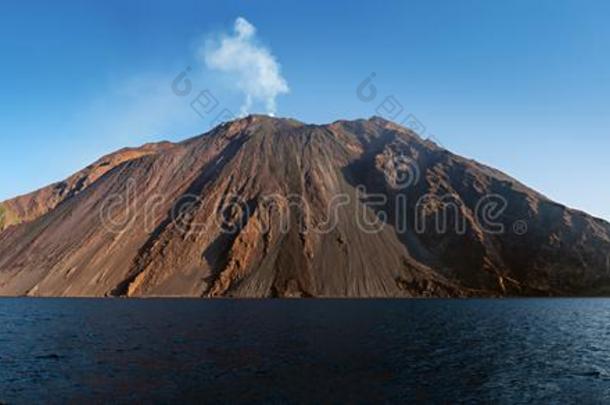 指已提到的人火山边缘<strong>之恋</strong>瓦肯诺爆发