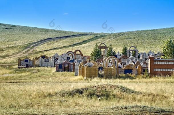 传统的哈萨克人墓地采用指已提到的人干草原风景关于石头亩