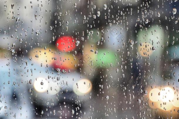 有暴风雨的和下雨的天气观念影像集中向雨落下向FaroeIslands法罗群岛