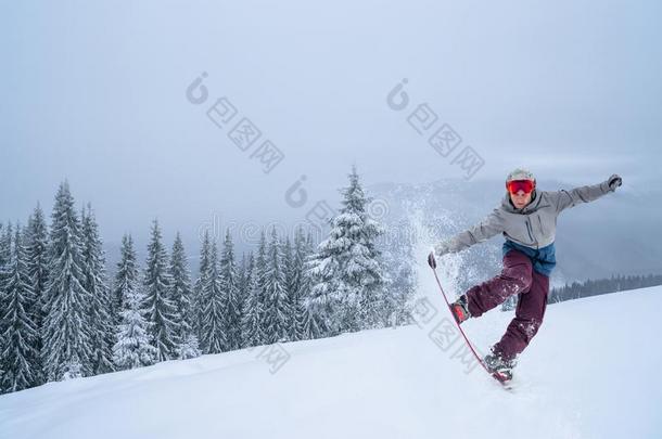 雪山飞魂向雪小山.山全能滑雪板雪boarding.冬