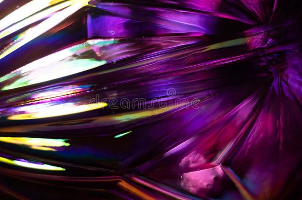 抽象的玻璃表面.生动的紫色的和粉红色的背景和rain雨