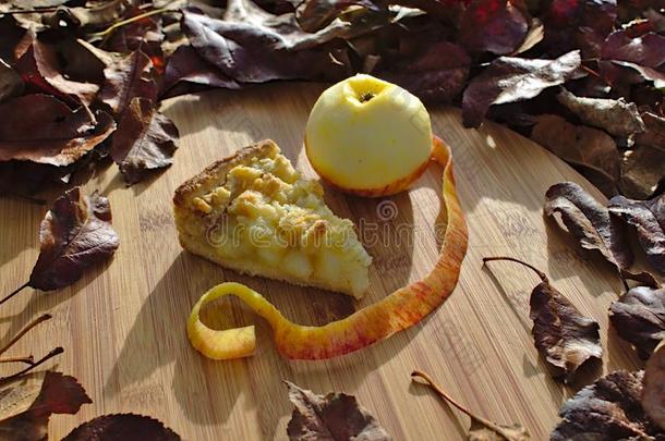 苹果馅饼和<strong>树叶</strong>采用指已提到的人花园