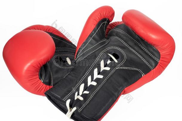 <strong>拳击拳击</strong>手套采用<strong>红色</strong>的和黑的