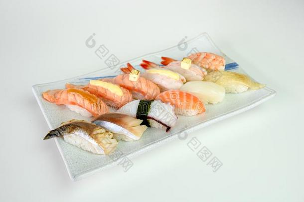 日本人寿司生鱼片寿司关于鲑鱼,虾,菲律宾香蕉,所以,乌贼,恩加