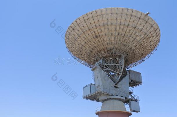 无线电望远镜专门的触角和无线电接受者