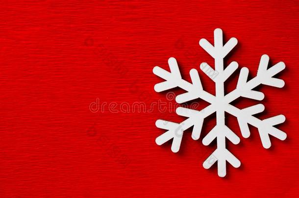 圣诞节新的年装饰木制的白色的雪<strong>小</strong>薄片向盘绕