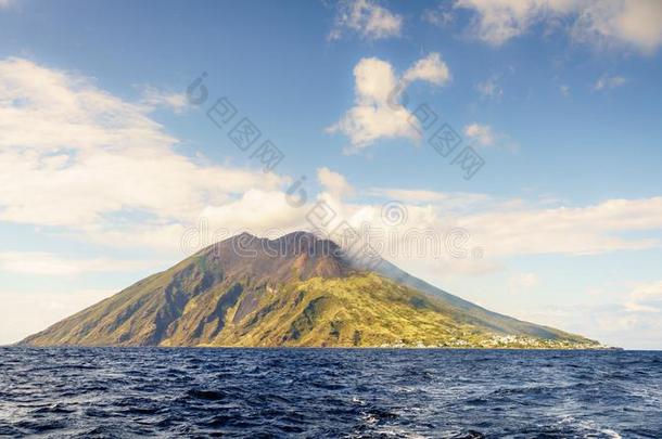 火山边缘<strong>之恋</strong>岛采用指已提到的人伊特鲁里亚的海
