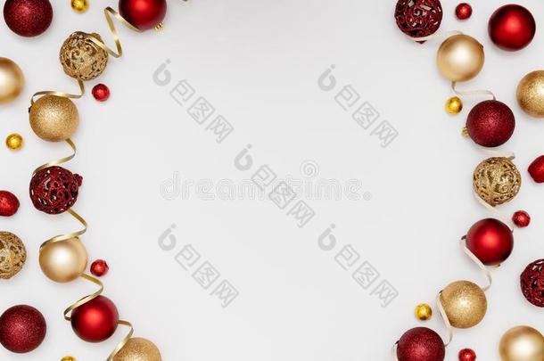 新的年和圣诞节框架.红色的和金色的圣诞节装饰