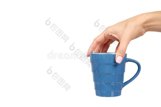 手和蓝色陶器的杯子,马克杯为咖啡豆和茶水,厨房375×312mm纸张
