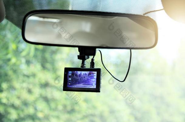 磁带录像录音机在下面看法镜子采用汽车,照相机为录音机waterhammereliminator水锤作用消除器