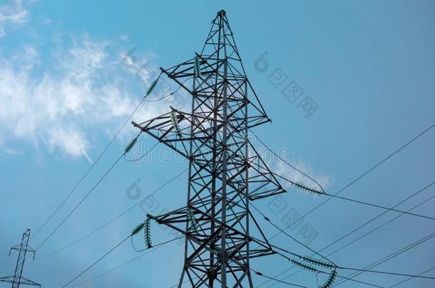 电的播送线条塔和绝缘、隔热或隔音等的物质或装置和导体.