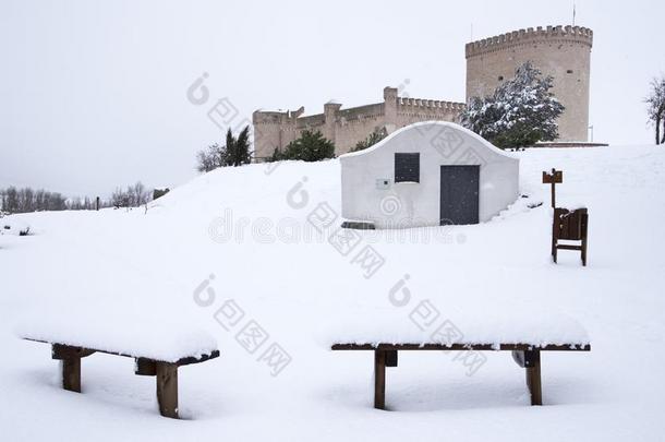 阿雷瓦洛在下面重的下雪