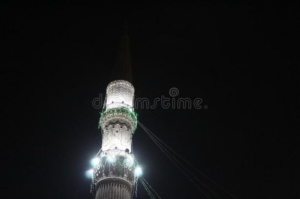 alii其他人-侯赛因清真寺在夜