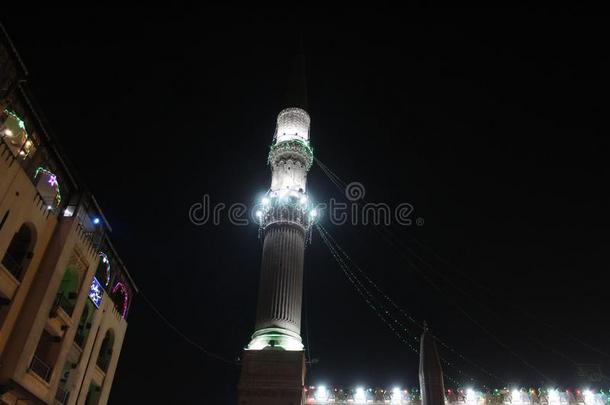alii其他人-侯赛因清真寺在夜