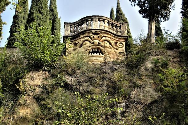 阳台和凶猛的面容,维罗纳,意大利