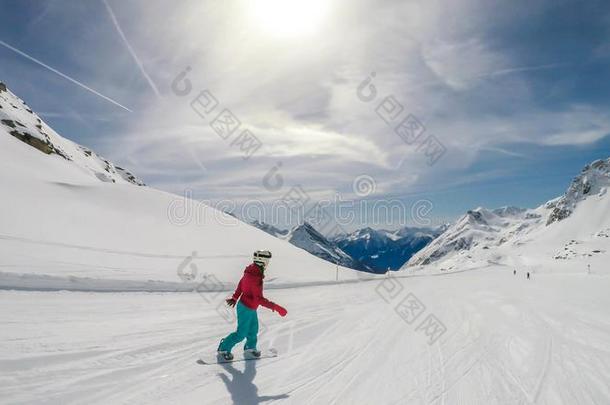 英语字母表的第13个字母ö伊尔塔勒冰川-一雪山飞魂出行下指已提到的人斜坡