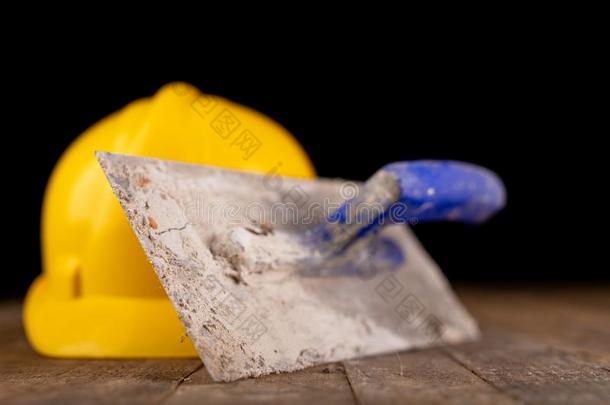 保护的头盔和工具为砖匠.使工作附件为