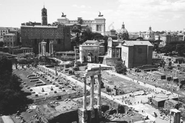 全景的看法关于古罗马的论坛,也大家知道的在旁边论坛古罗马的um