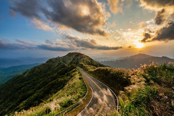 日落风景关于山