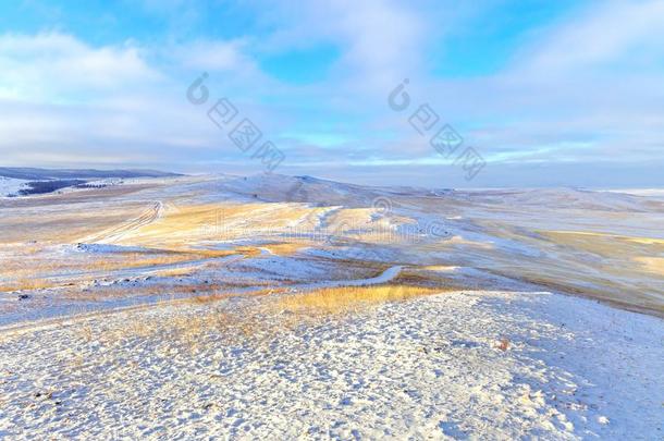 冬山雪山谷风景.西伯利亚风景,奥克洪