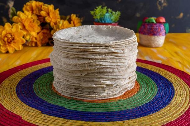 玉米粉圆饼墨西哥人食物向编桌布.
