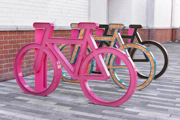 艺术的,现代的自行车行李架采用颜色