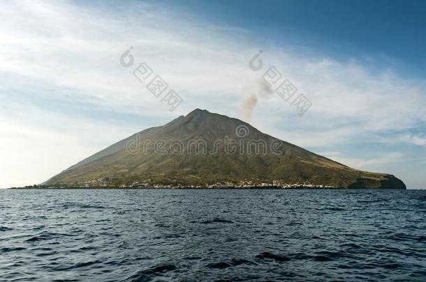 指已提到的人积极的火山边缘<strong>之恋</strong>瓦肯诺北方东有人居住的面,