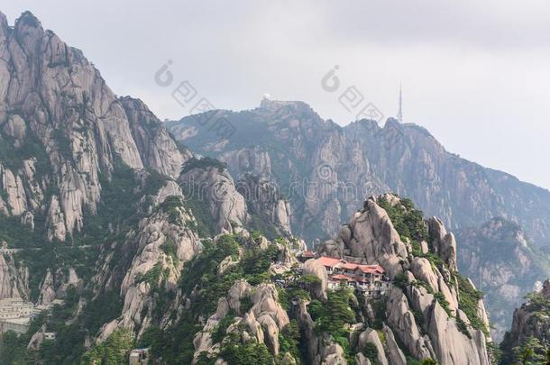 黄色的山.登上黄山.一山范围采用南方的一n