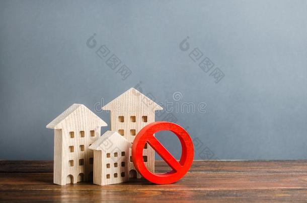 寓所建筑物和红色的禁令象征不.难以获得的一