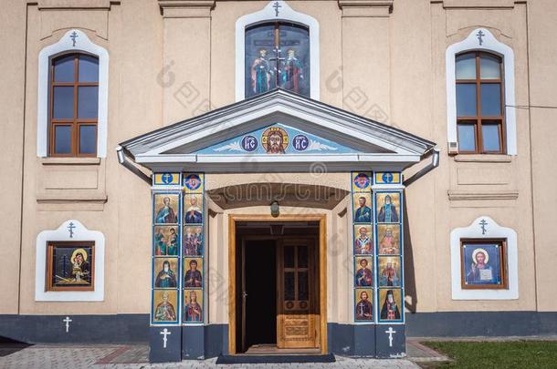 乌克兰人教堂采用结束大理石