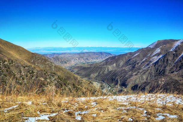 风景优美的阿尔卑斯山的风景和和山类.美好的看法