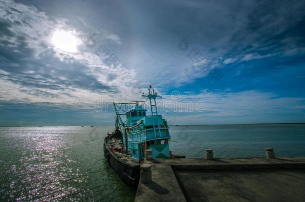 看法关于指已提到的人海和蓝色天采用春武里,Thail和