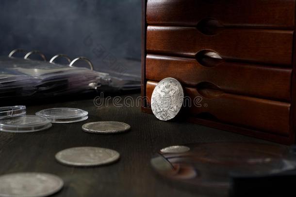 钱币学.老的可收集的coinsurance联合保险使关于银,金和铜