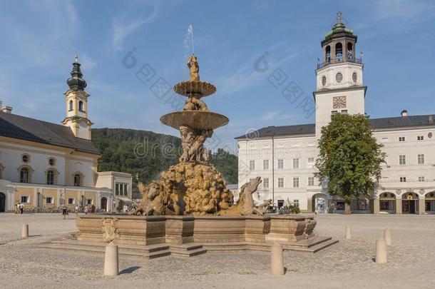 指已提到的人人造喷泉关于住处正方形采用指已提到的人老的城镇关于萨尔茨保奥斯