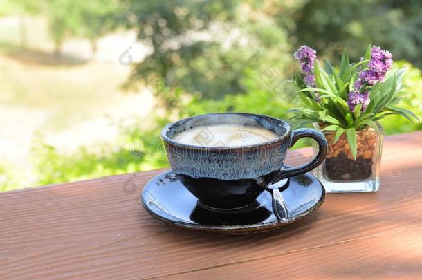 早晨咖啡豆向旅行采用泰国,令人轻松的时间