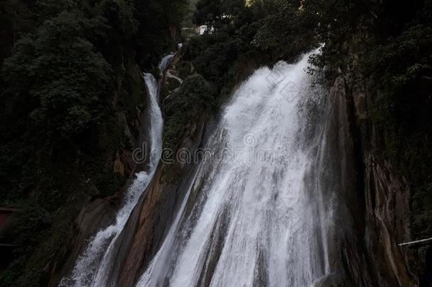 水和白色的颜色