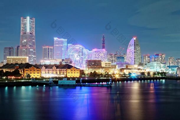 美丽的夜风景关于横滨米纳托米雷湾地区和int.嘿