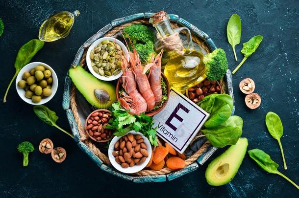 食物控制自然的维生素英语字母表的第5个字母:菠菜,西芹,虾,<strong>pop</strong>-upmechanism弹出机械装置