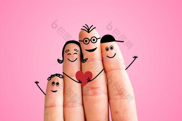 <strong>手指</strong>家庭观念:快乐的<strong>手指</strong>家庭微笑的.粉红色的后面