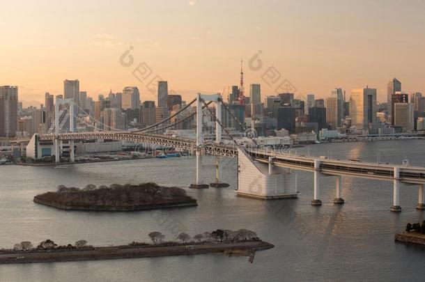 日落看法关于东京湾,彩<strong>虹桥</strong>和东京塔l和ma