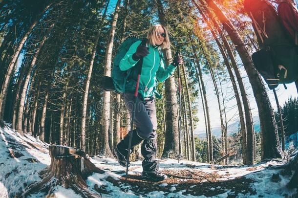 女儿采用指已提到的人mounta采用s