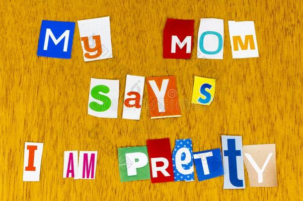 漂亮的妈妈小孩爱妈妈my凸版印刷机家庭幸福的生活方式英语字母表的第12个字母