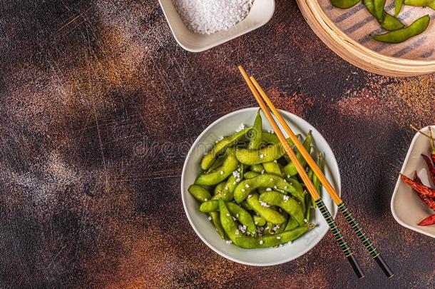 煮熟的绿色的日本毛豆,日本人食物