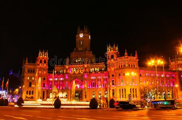 西贝莱斯宫被照明的在夜采用马德里,Spa采用.